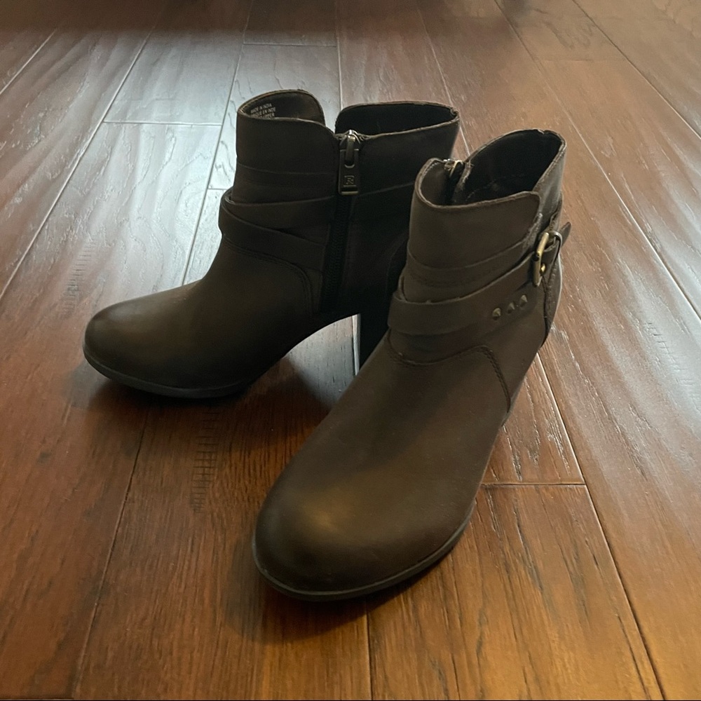 Rockport brown leather ankle boots (size 6.5)